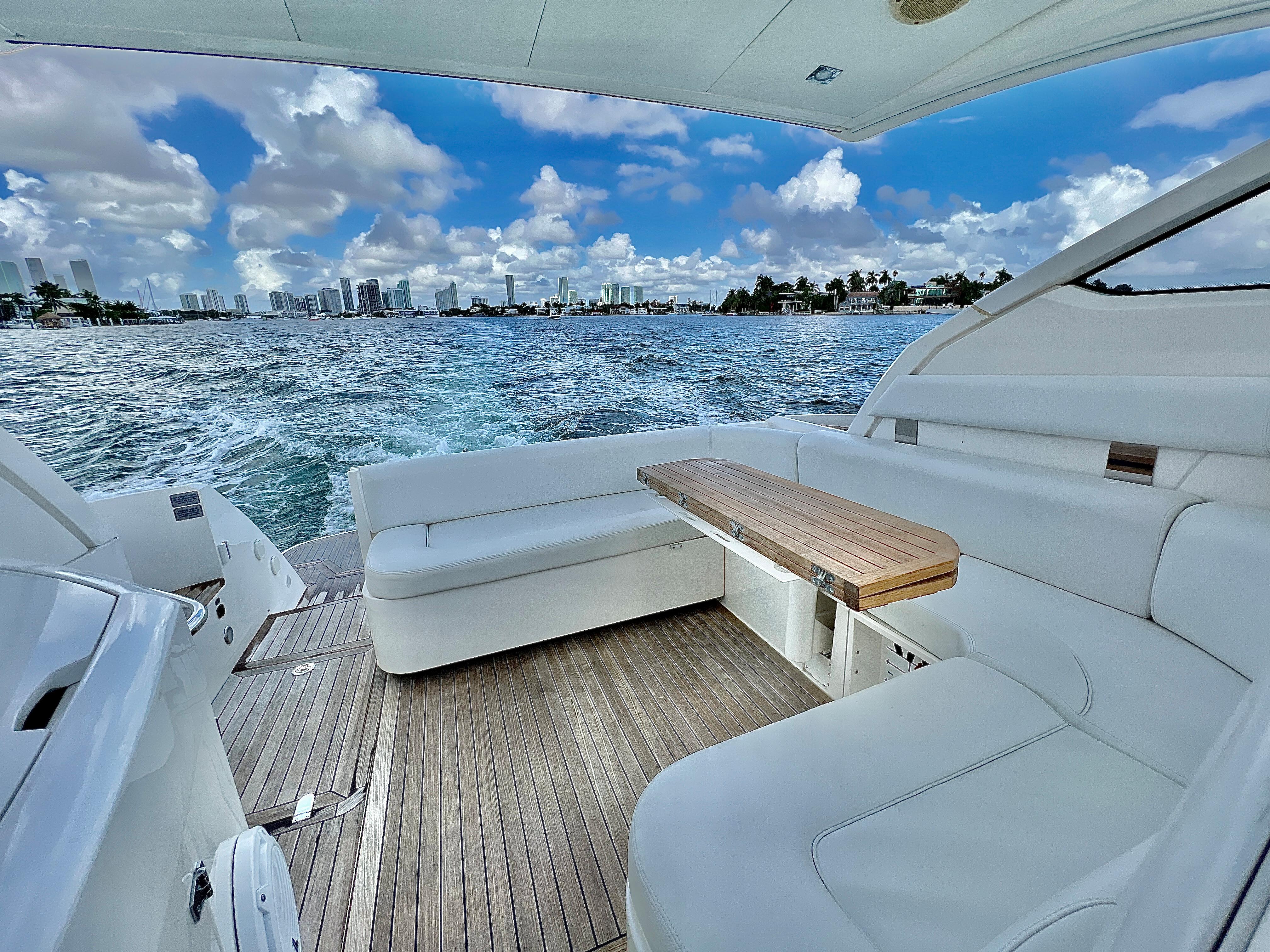 Fairline 38 NAOMI - Cockpit