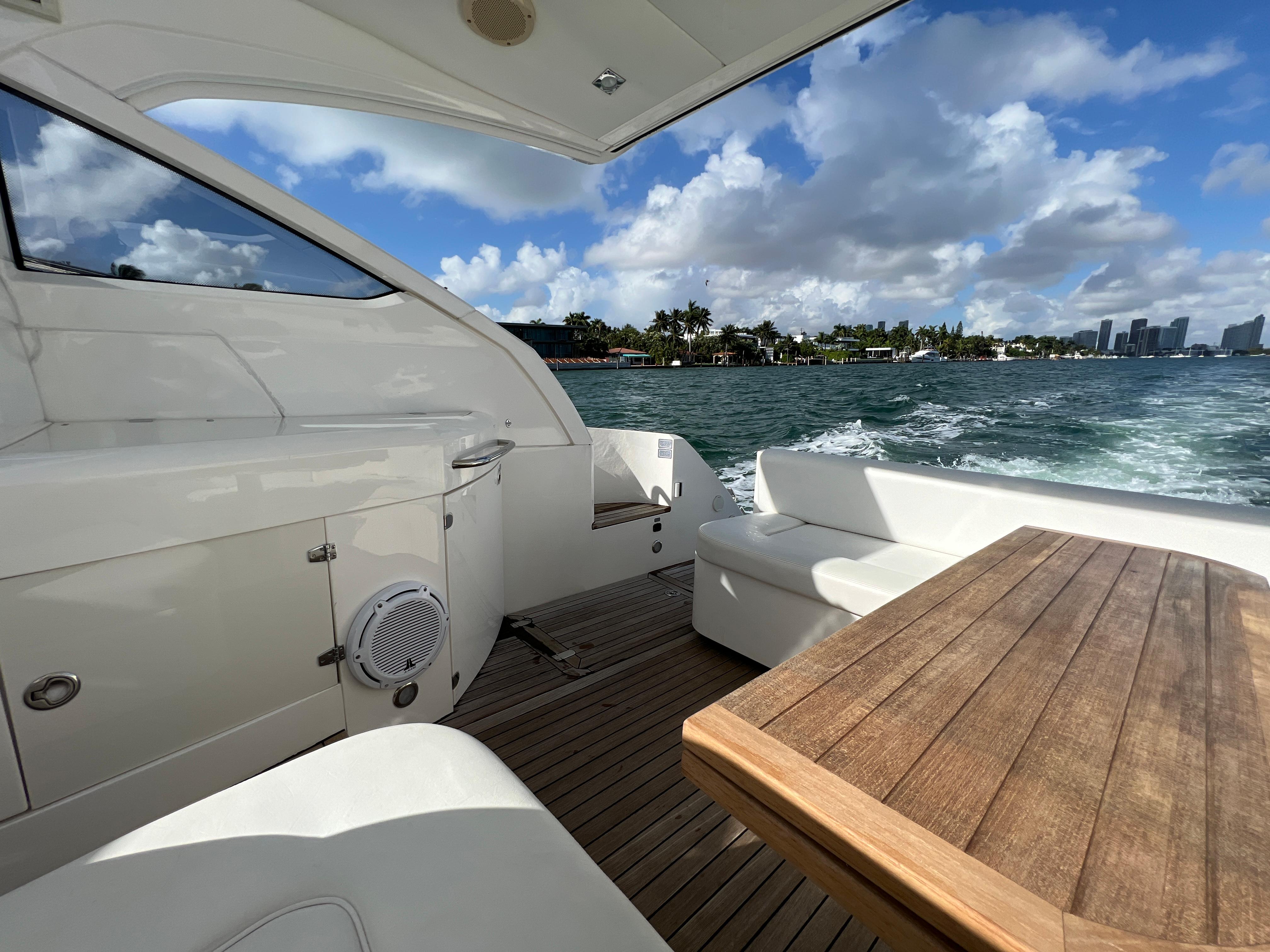 Fairline 38 NAOMI - Cockpit