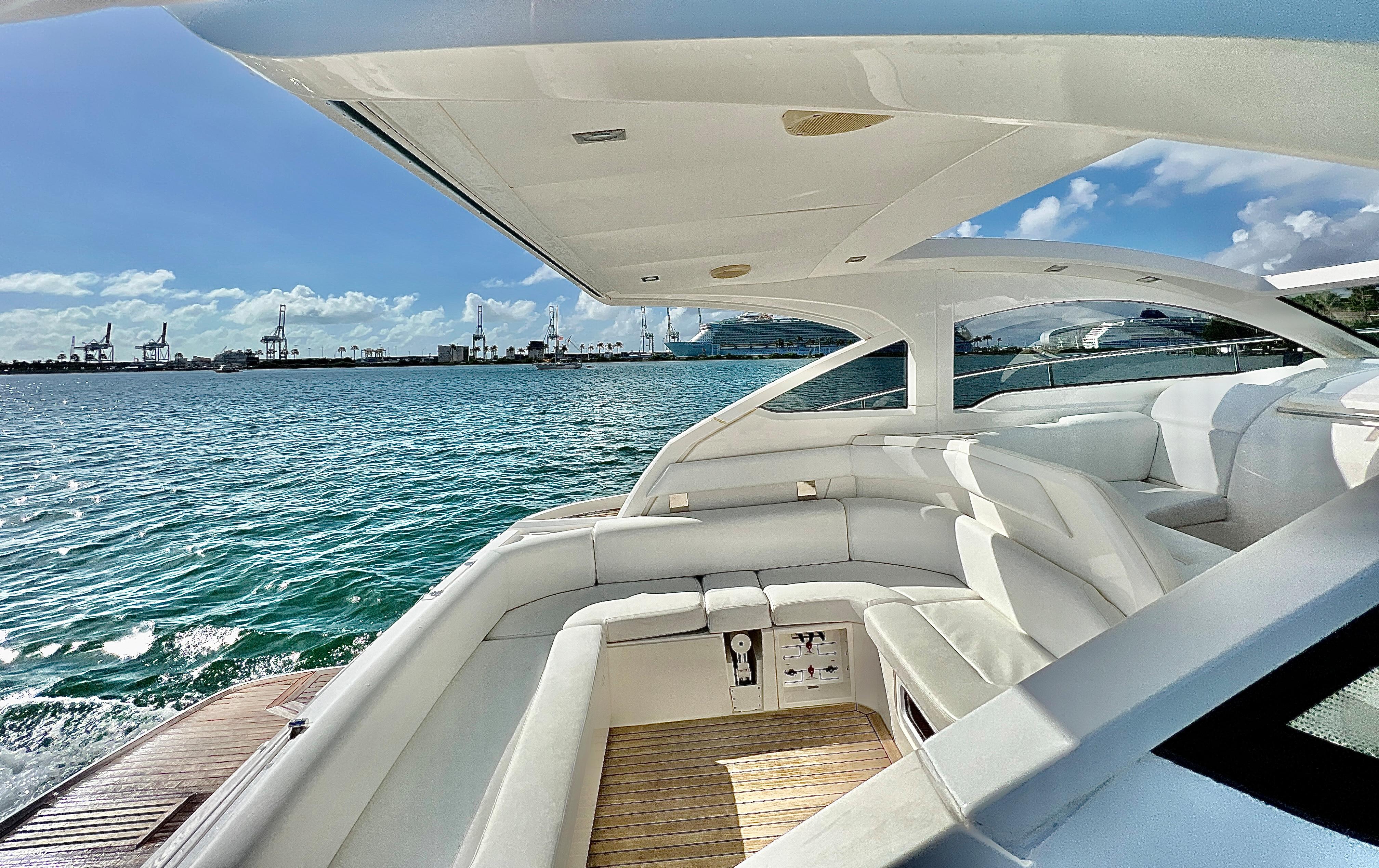 Fairline 38 NAOMI - Cockpit