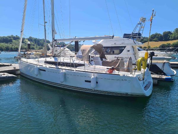 Jeanneau_Sun_Odyssey_379