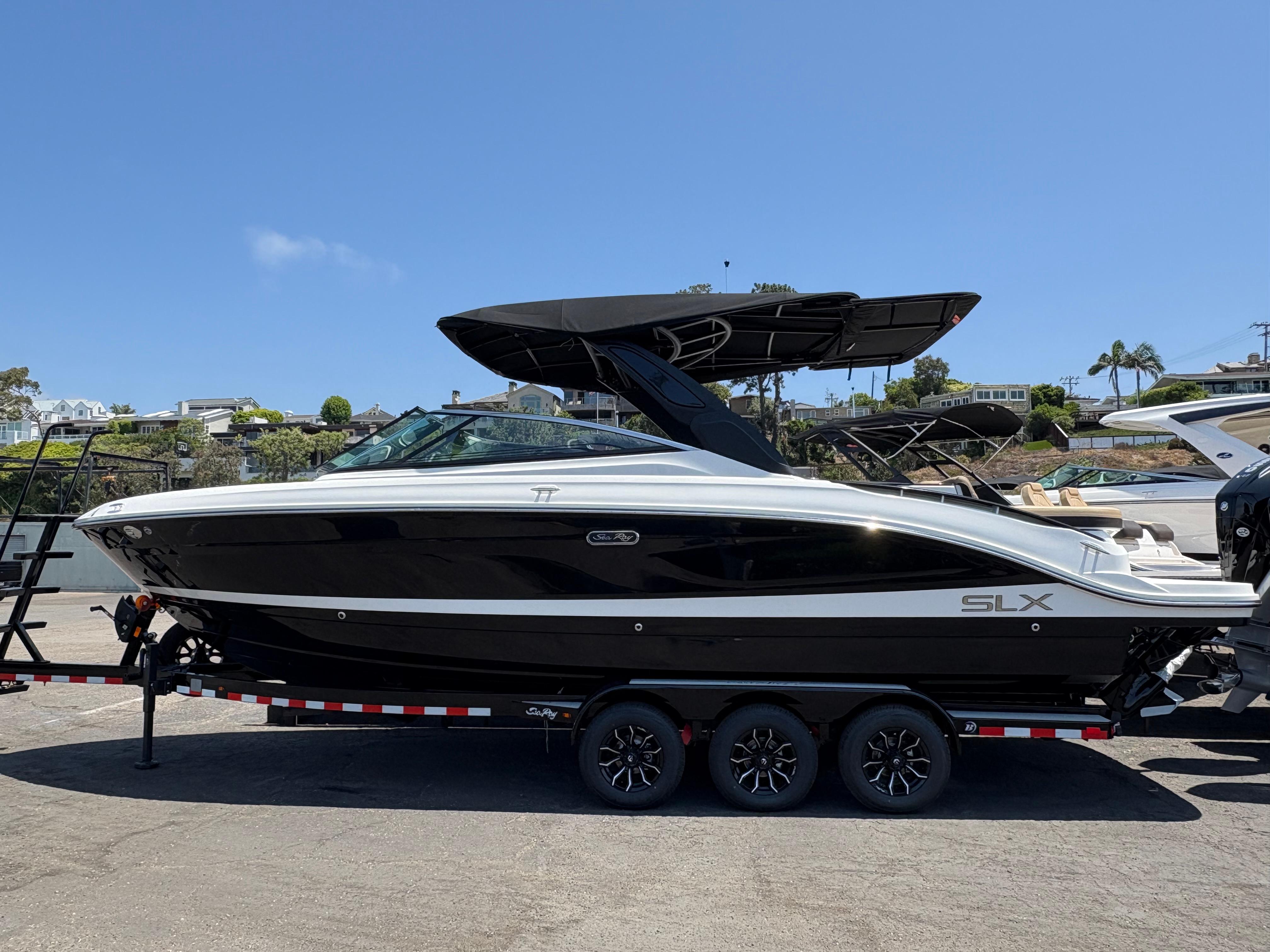 2026 Sea Ray SLX 280 #S1111F primary image
