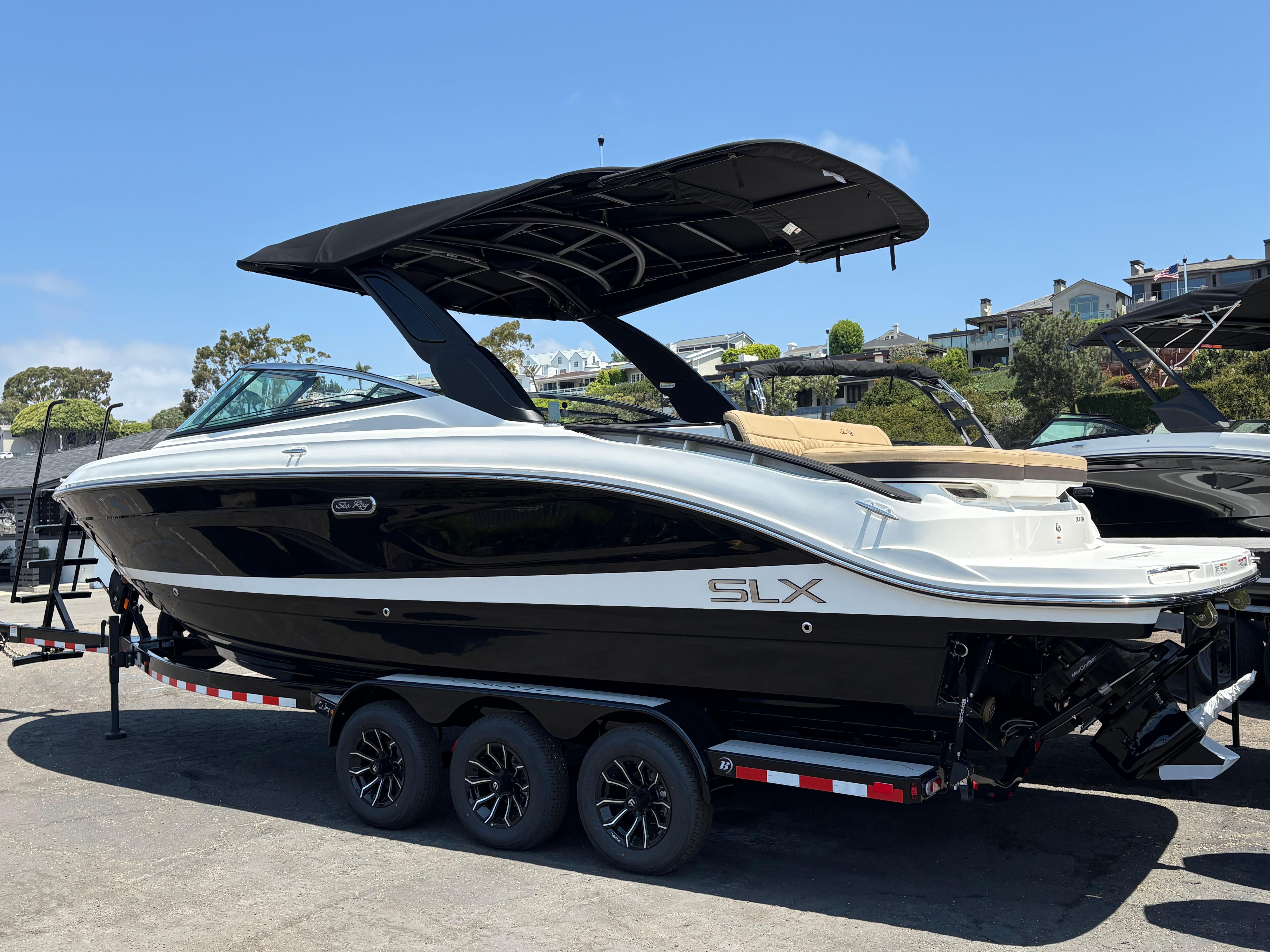 2026 Sea Ray SLX 280 #S1111F inventory image at Sun Country Marine Group, Newport Beach