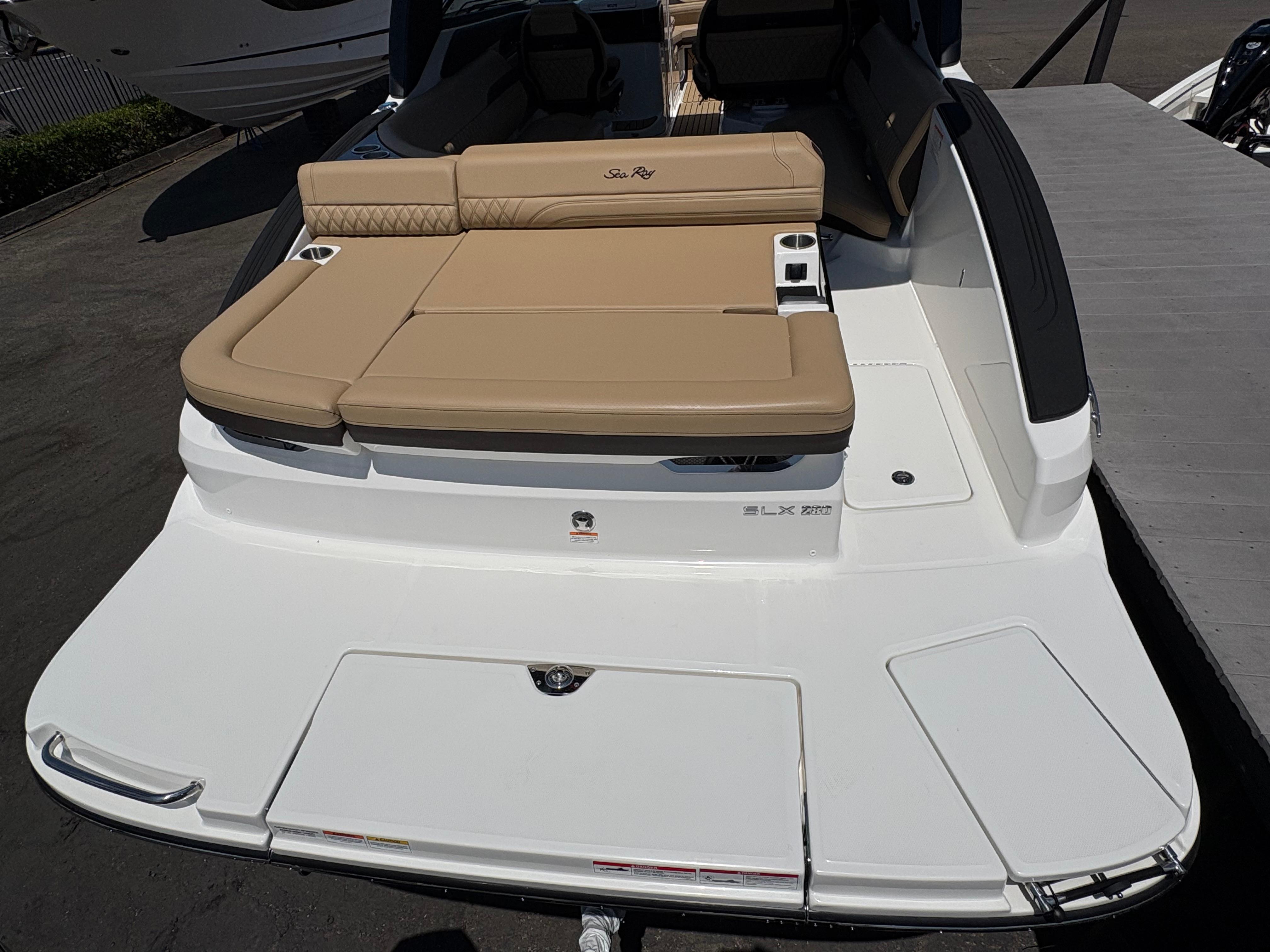 2026 Sea Ray SLX 280 #S1111F inventory image at Sun Country Marine Group, Newport Beach