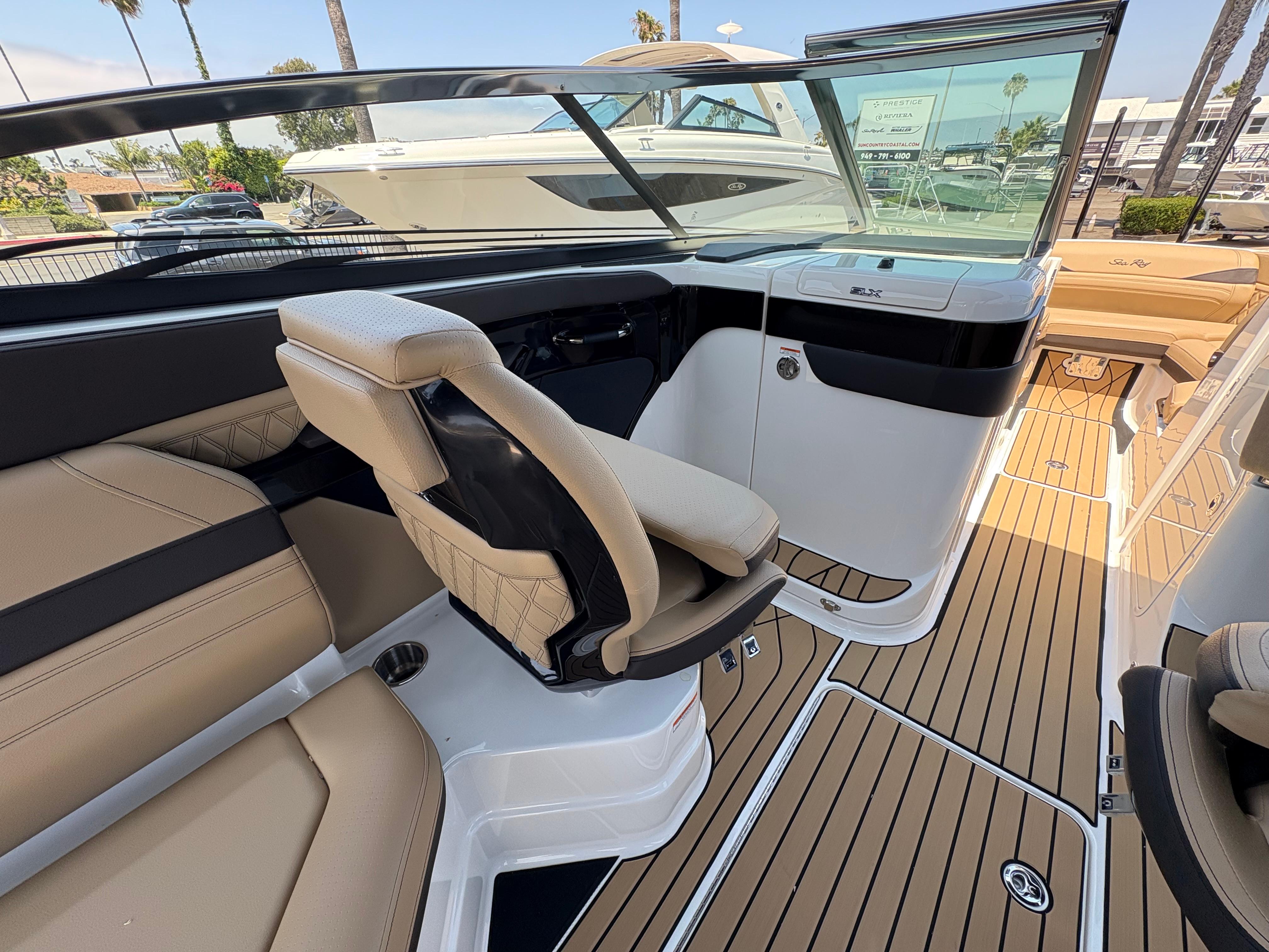 2026 Sea Ray SLX 280 #S1111F inventory image at Sun Country Marine Group, Newport Beach