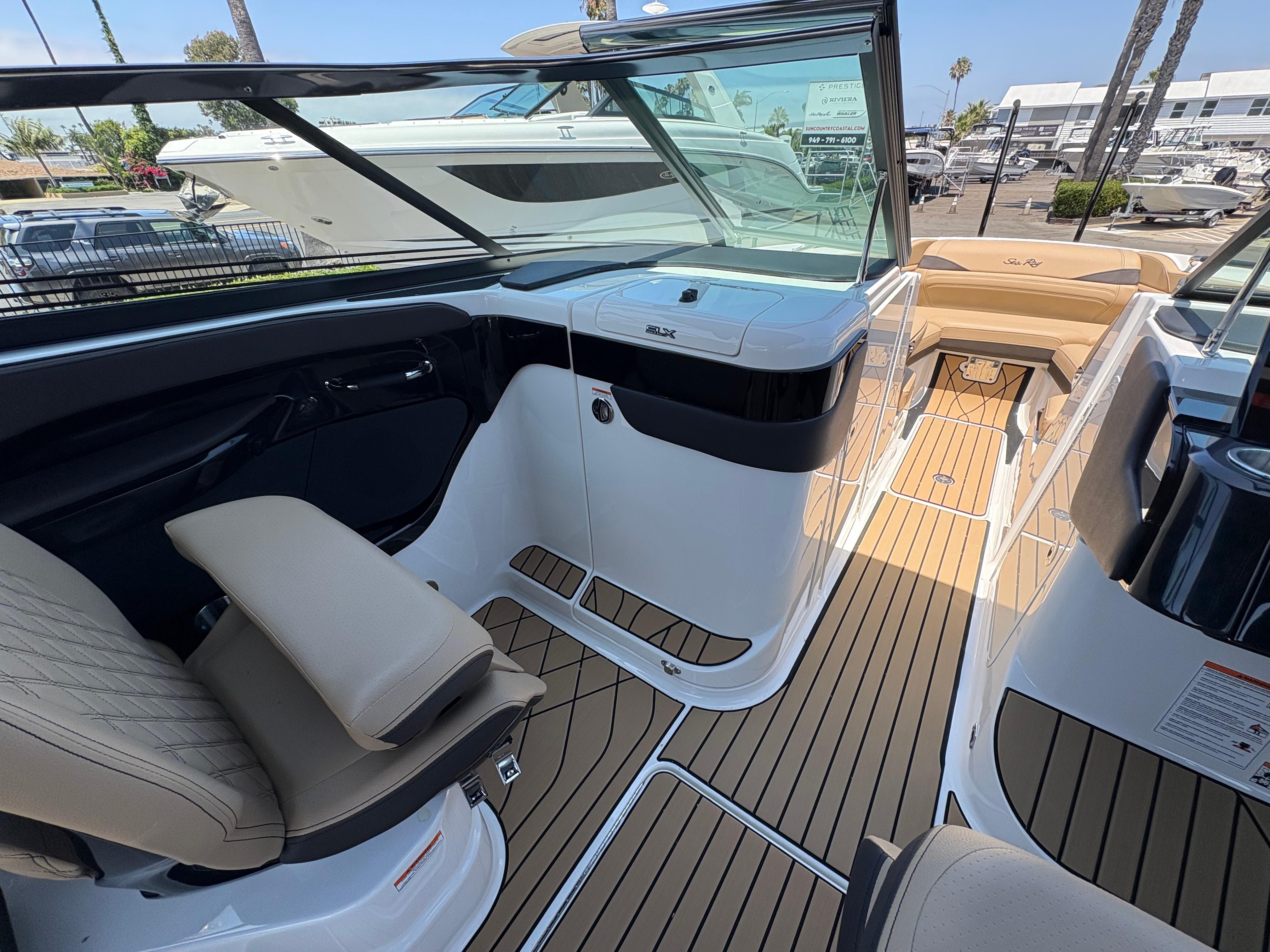 2026 Sea Ray SLX 280 #S1111F inventory image at Sun Country Marine Group, Newport Beach