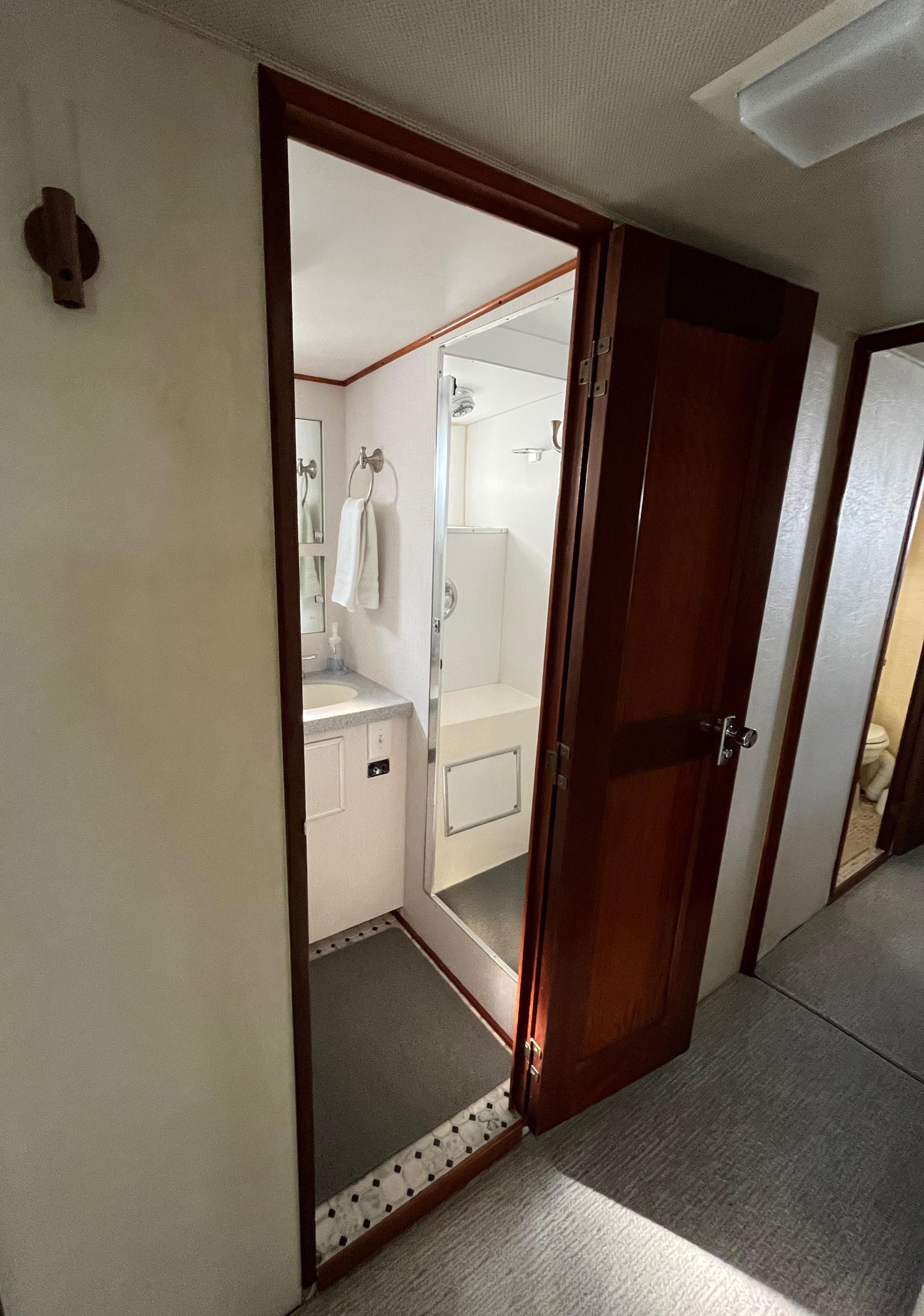 midship head/ shower stall