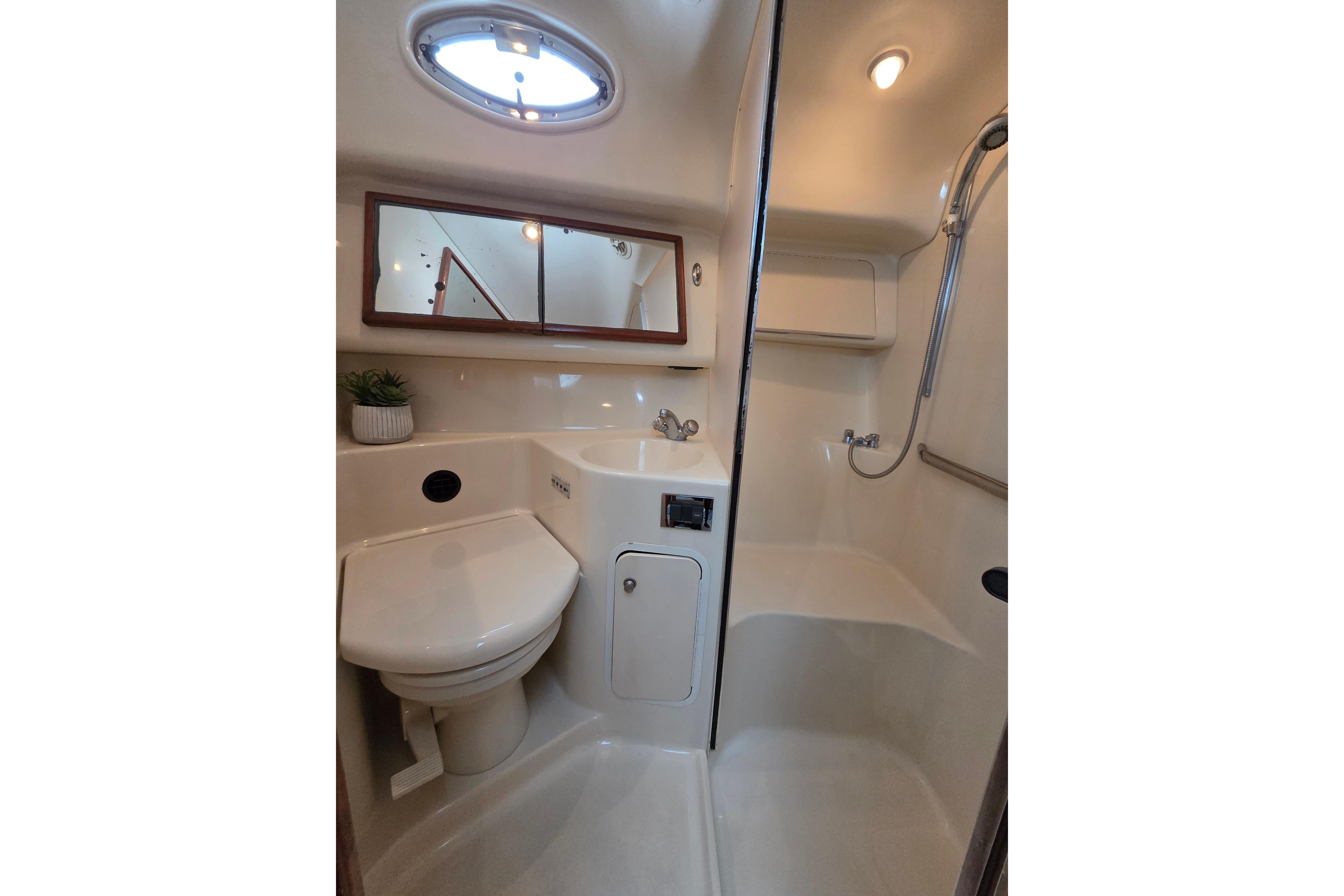 2000 Sea Ray 420 Aft Cabin #TBBJSR42 inventory image at Sun Country Yachts, Seattle