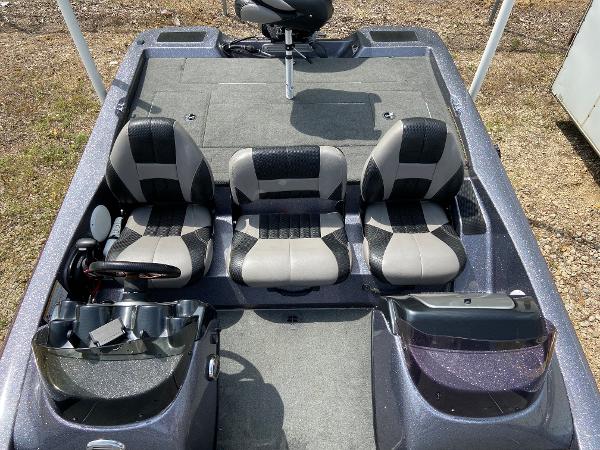 2013 Stratos boat for sale, model of the boat is 186 XT & Image # 10 of 21