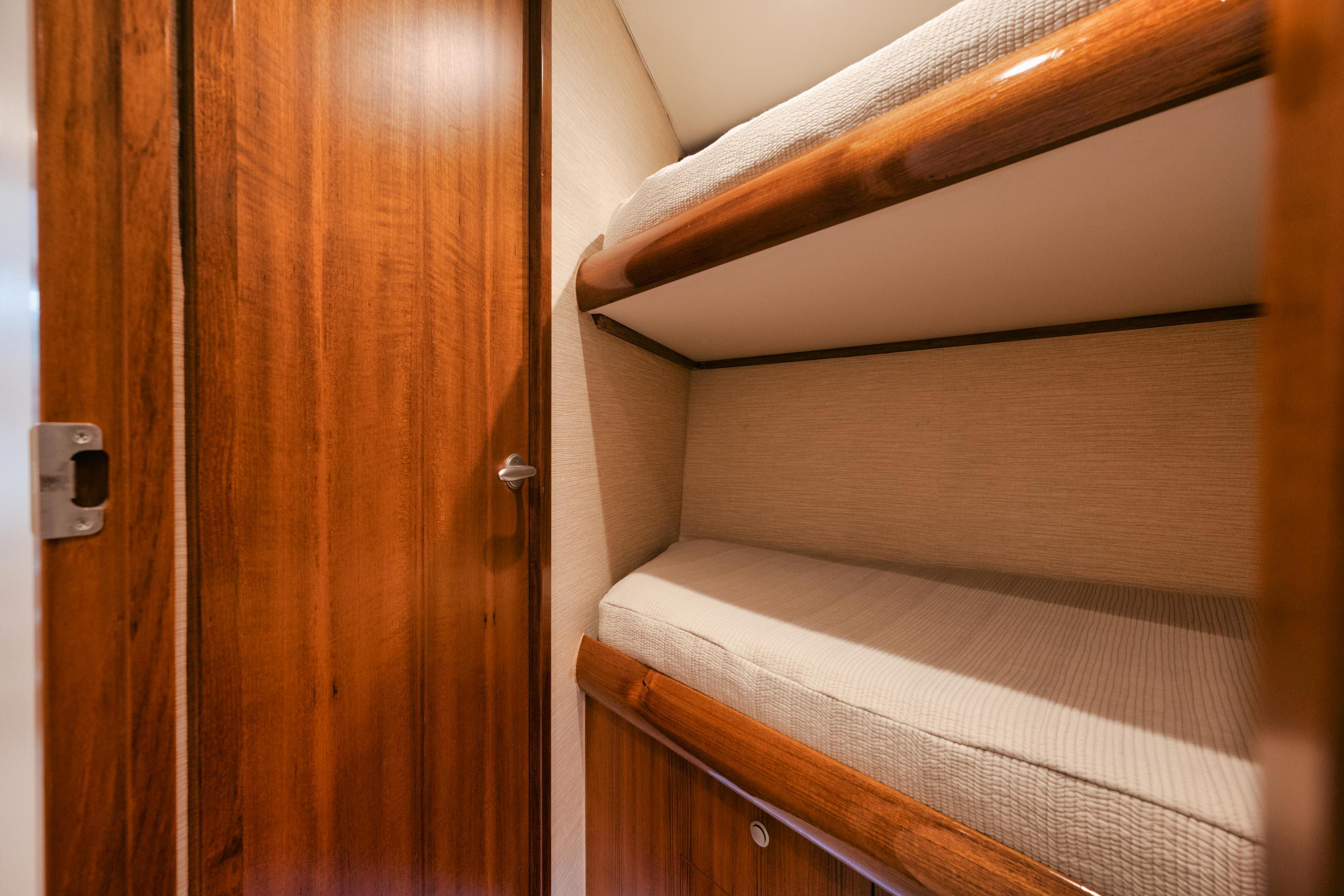 Sculley 60 - Port Guest Stateroom