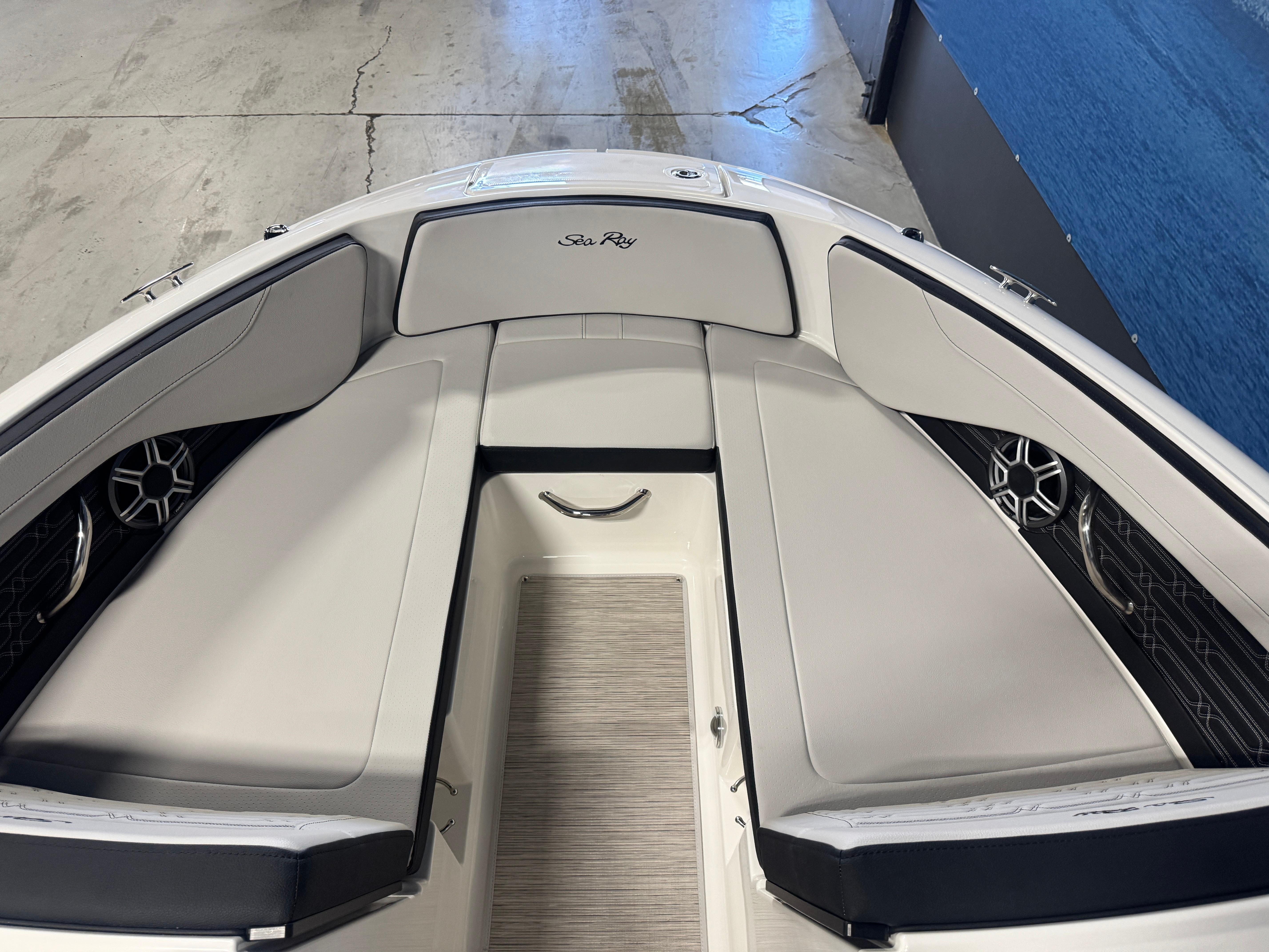 2026 Sea Ray SPX 210 #S1006F inventory image at Sun Country Marine Group, Irvine 2026 Sea Ray SPX 210 #S1006F inventory image at Sun Country Marine Group, Irvine