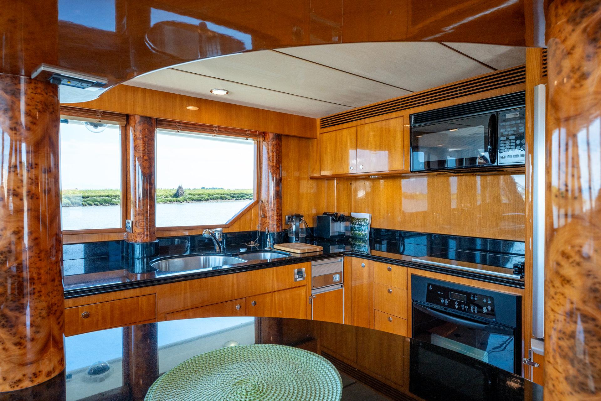 2007-ocean-alexander-80-cockpit-motoryacht-power-9727711-20250325115755211-1_XLARGE