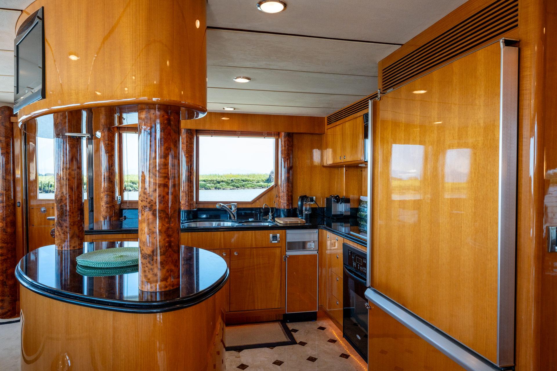 2007-ocean-alexander-80-cockpit-motoryacht-power-9727711-20250325115759206-1_XLARGE