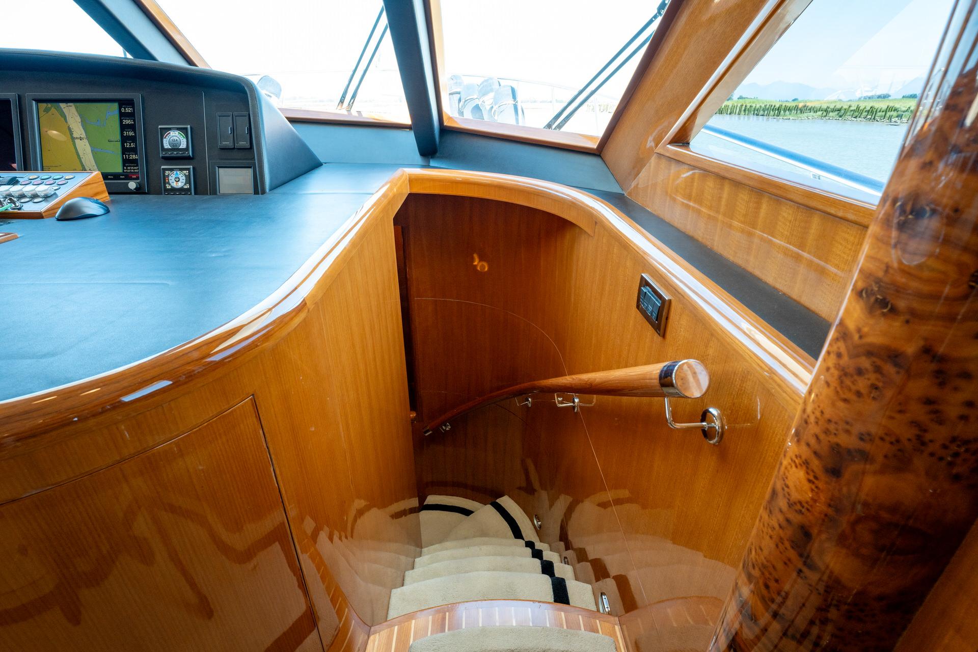 2007-ocean-alexander-80-cockpit-motoryacht-power-9727711-20250325115804307-1_XLARGE
