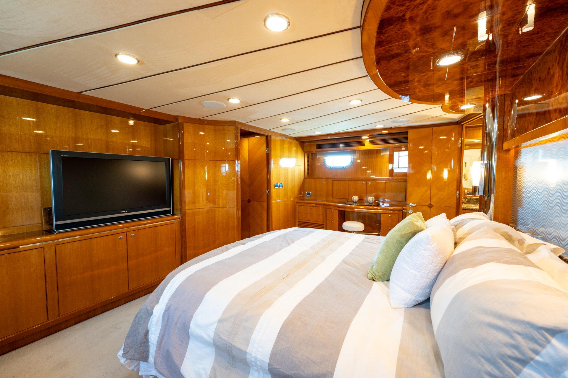 2007-ocean-alexander-80-cockpit-motoryacht-power-9727711-20250325115808284-1_XLARGE