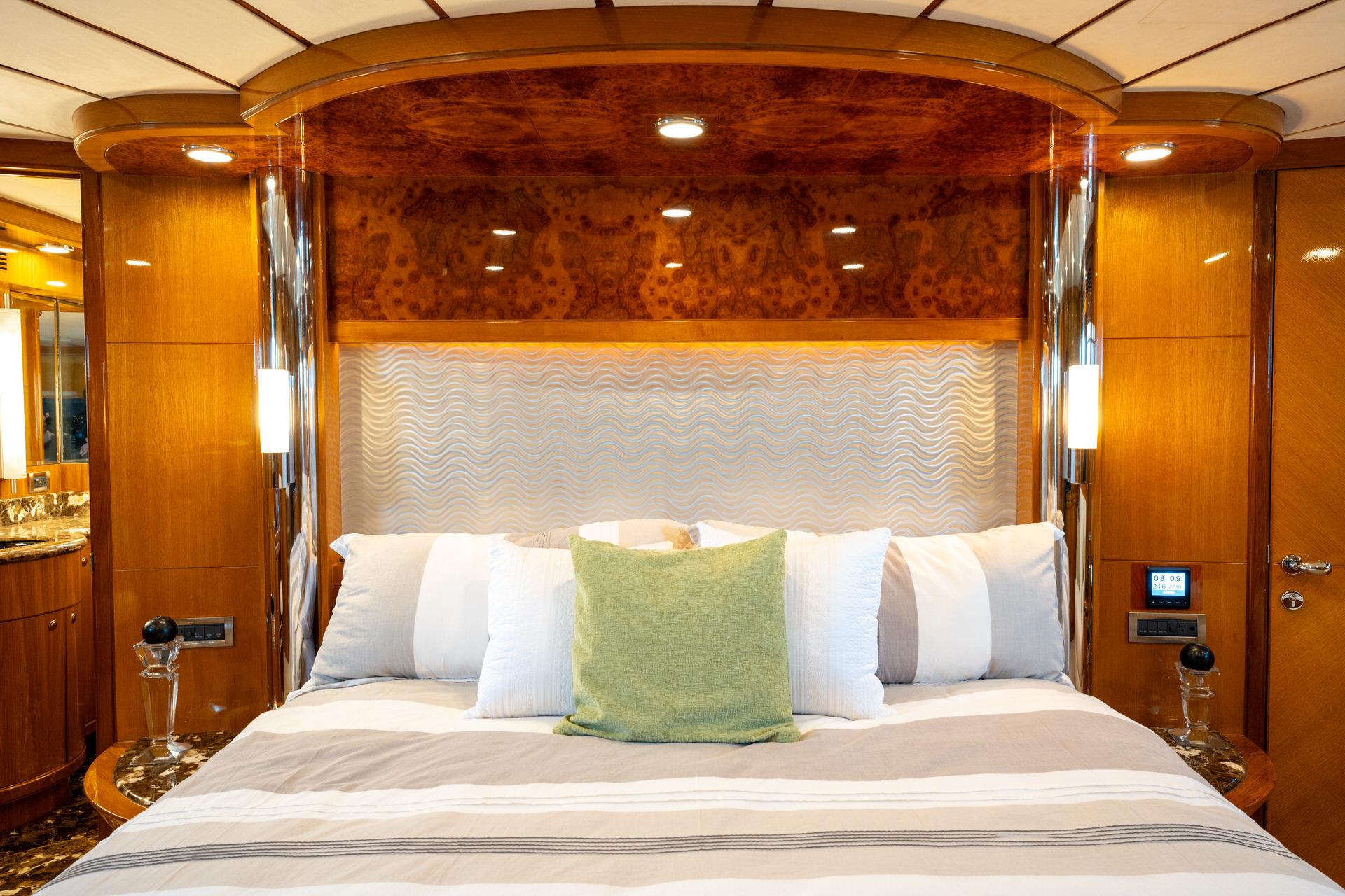 2007-ocean-alexander-80-cockpit-motoryacht-power-9727711-20250325115810316-1_XLARGE