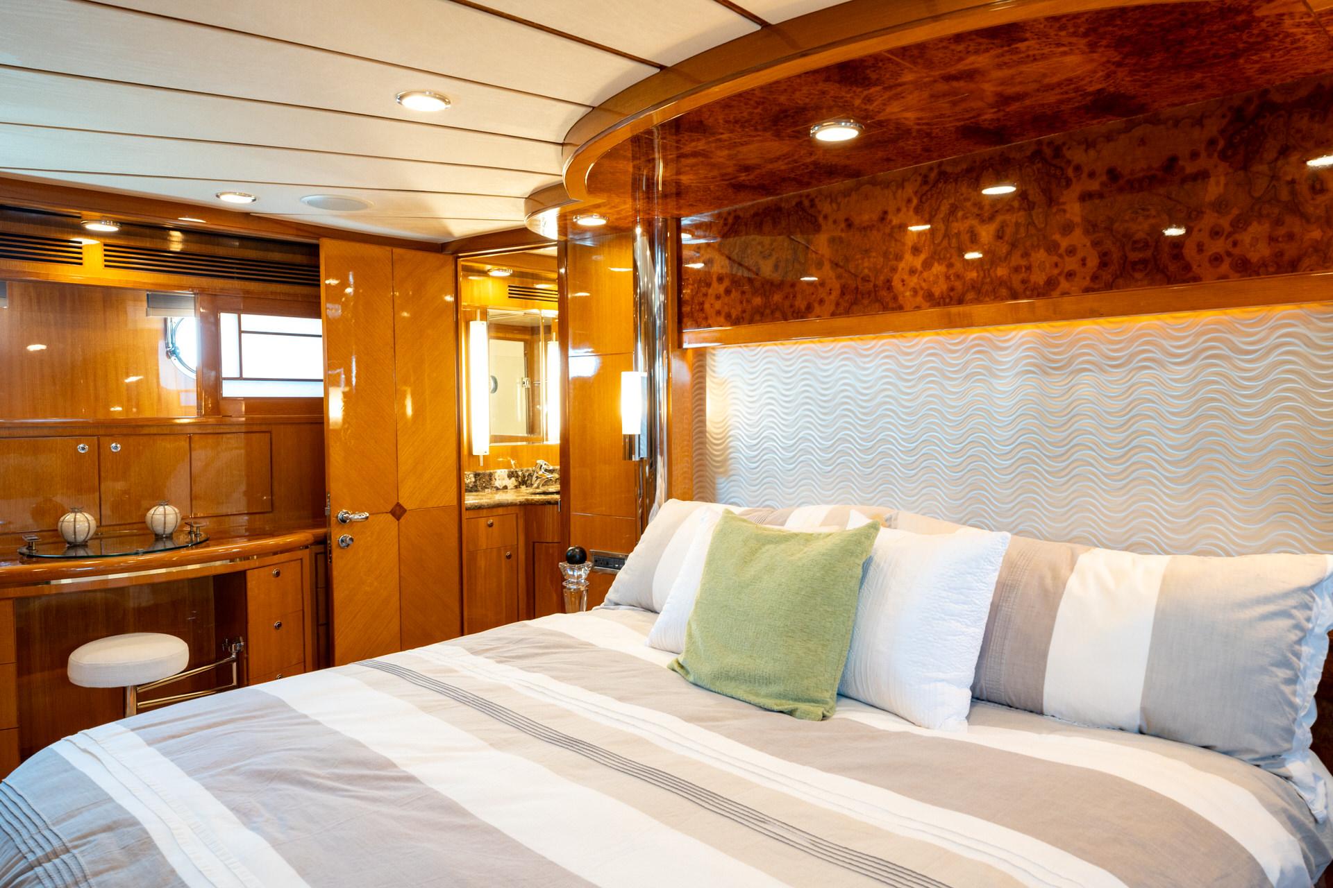 2007-ocean-alexander-80-cockpit-motoryacht-power-9727711-20250325115811332-1_XLARGE