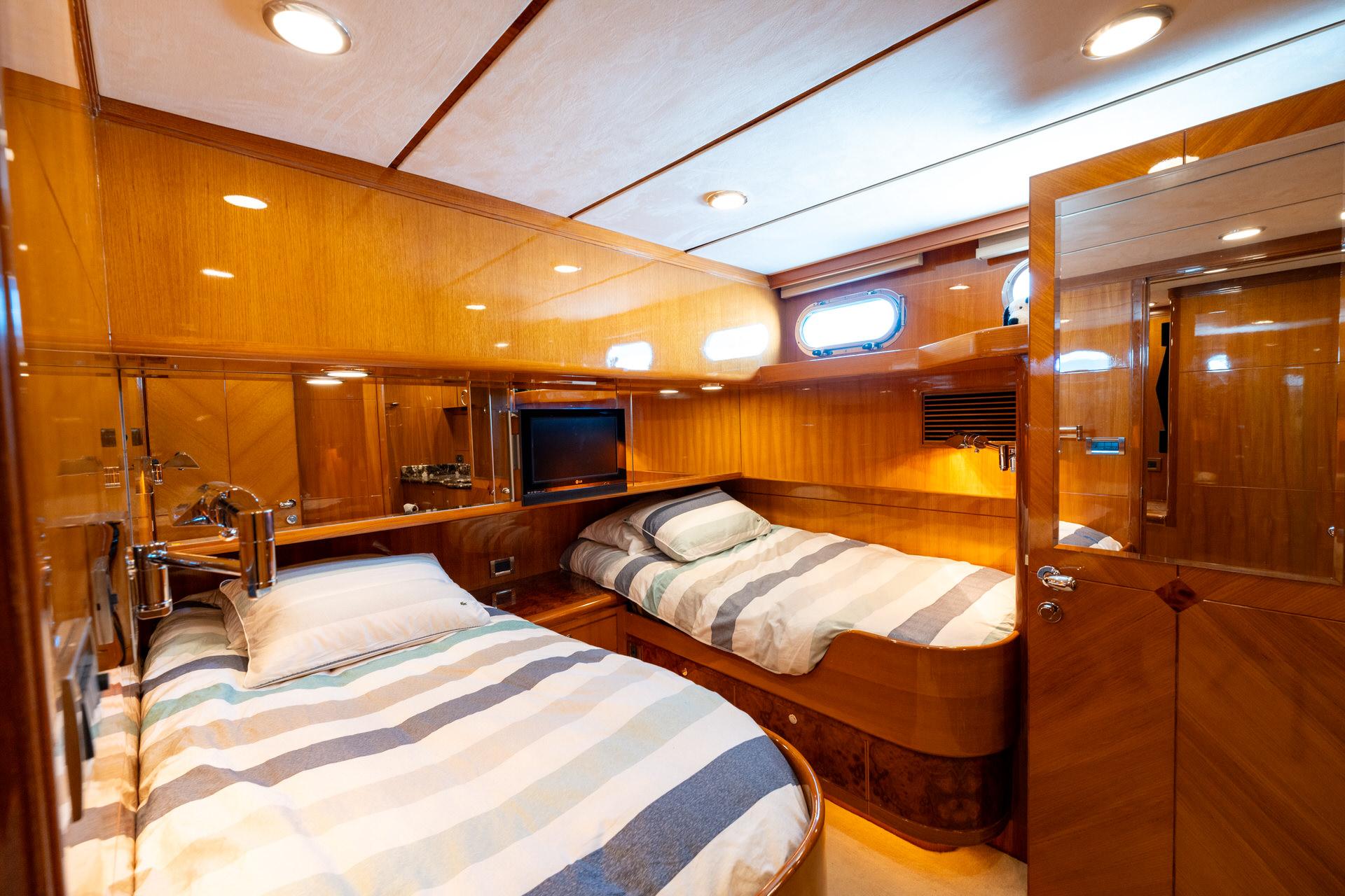 2007-ocean-alexander-80-cockpit-motoryacht-power-9727711-20250325115816382-1_XLARGE