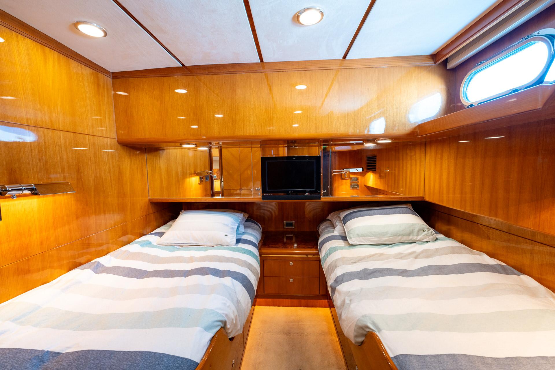 2007-ocean-alexander-80-cockpit-motoryacht-power-9727711-20250325115818328-1_XLARGE