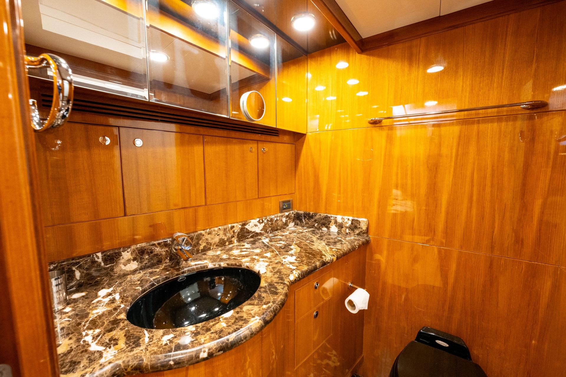 2007-ocean-alexander-80-cockpit-motoryacht-power-9727711-20250325115820433-1_XLARGE