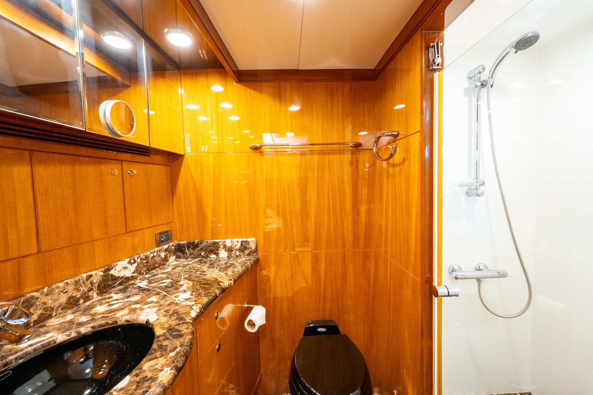 2007-ocean-alexander-80-cockpit-motoryacht-power-9727711-20250325115822482-1_XLARGE