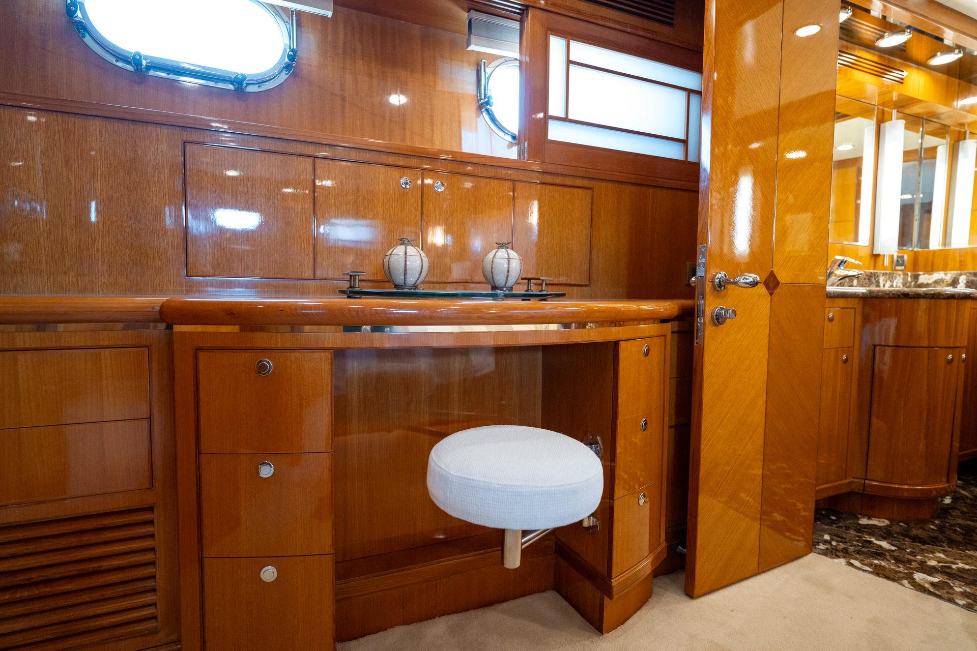 2007-ocean-alexander-80-cockpit-motoryacht-power-9727711-20250325115838453-1_XLARGE