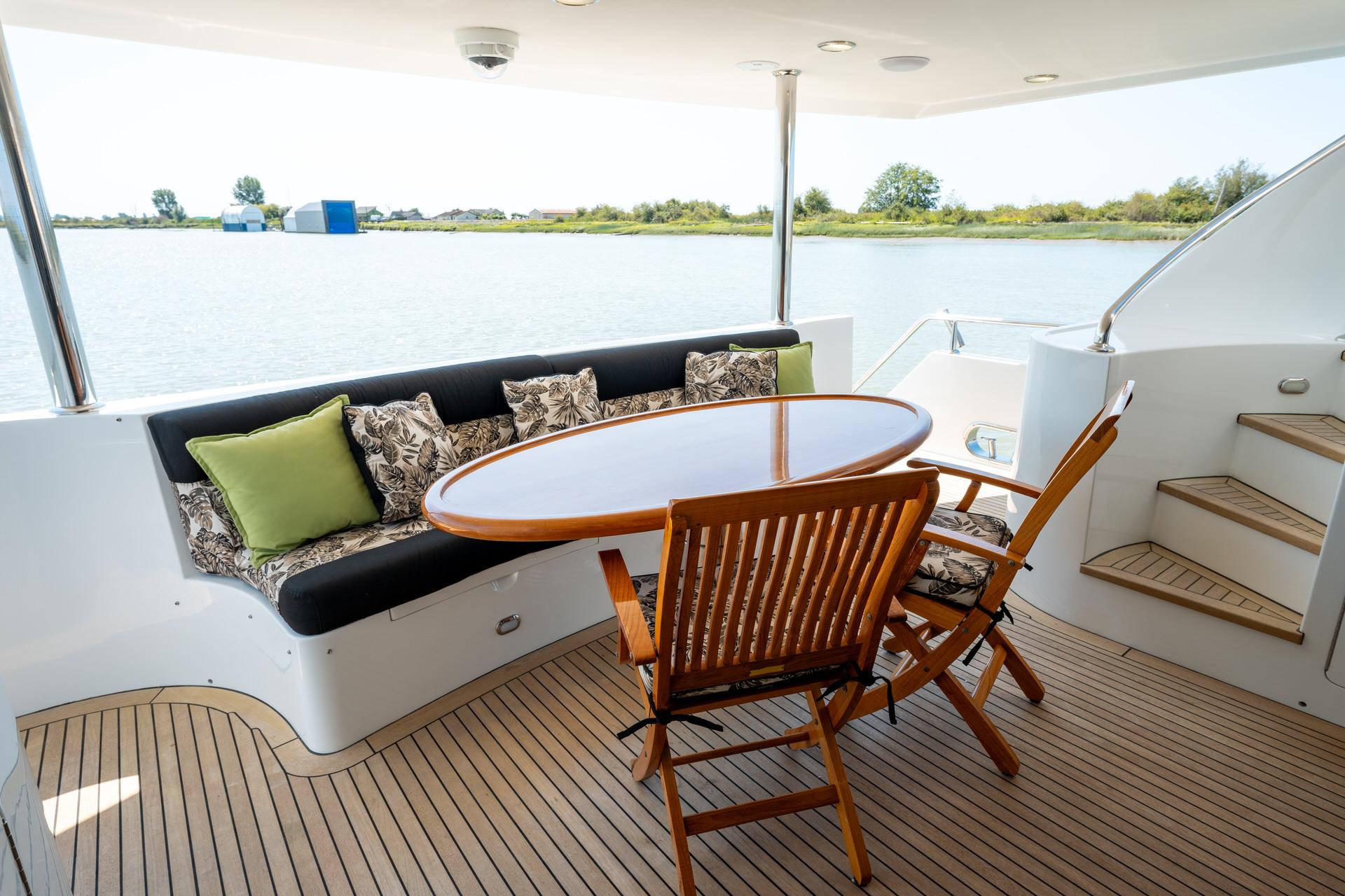 2007-ocean-alexander-80-cockpit-motoryacht-power-9727711-20250325115930728-1_XLARGE