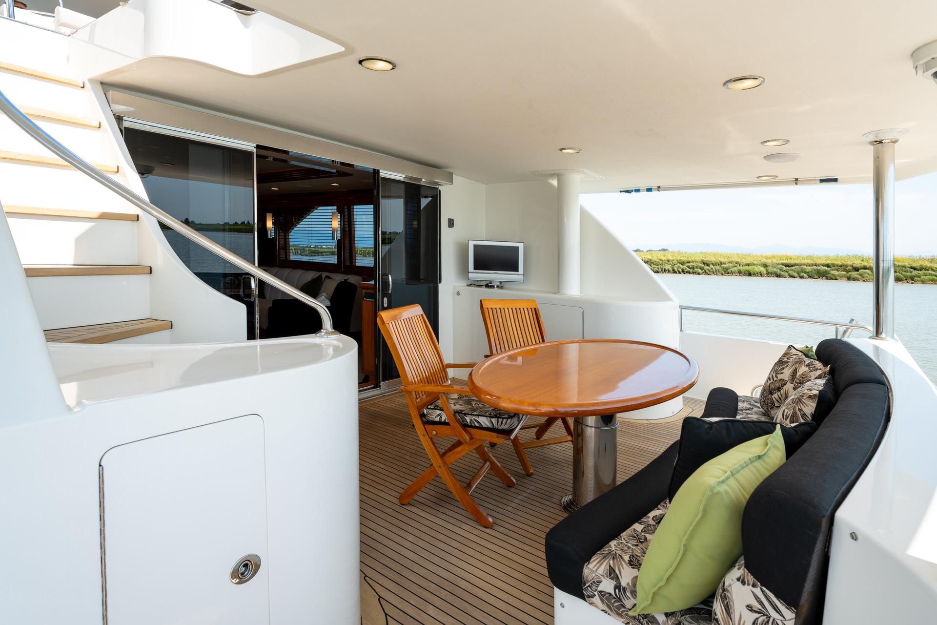 2007-ocean-alexander-80-cockpit-motoryacht-power-9727711-20250325115934711-1_XLARGE