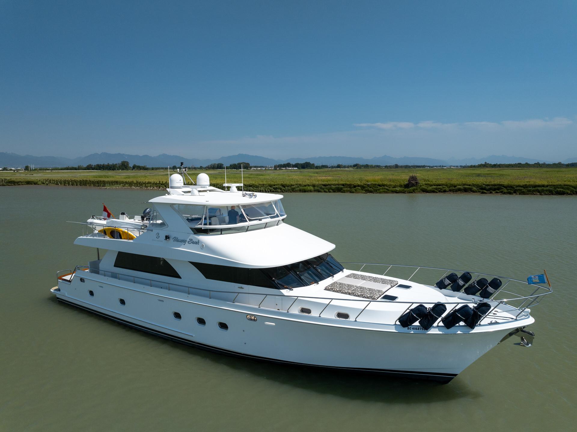 2007 Ocean Alexander 80 Cockpit Motoryacht