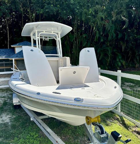 23' Robalo, Listing Number 100906384, - Photo No. 5