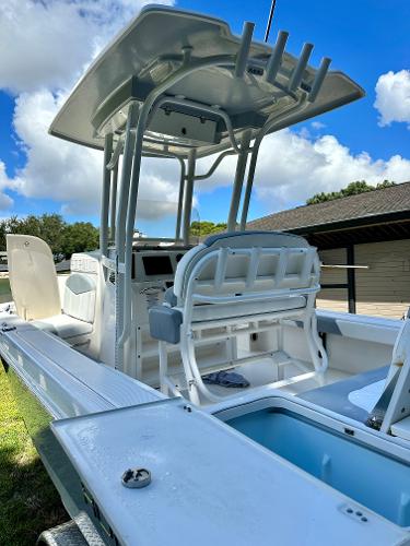 23' Robalo, Listing Number 100906384, - Photo No. 10