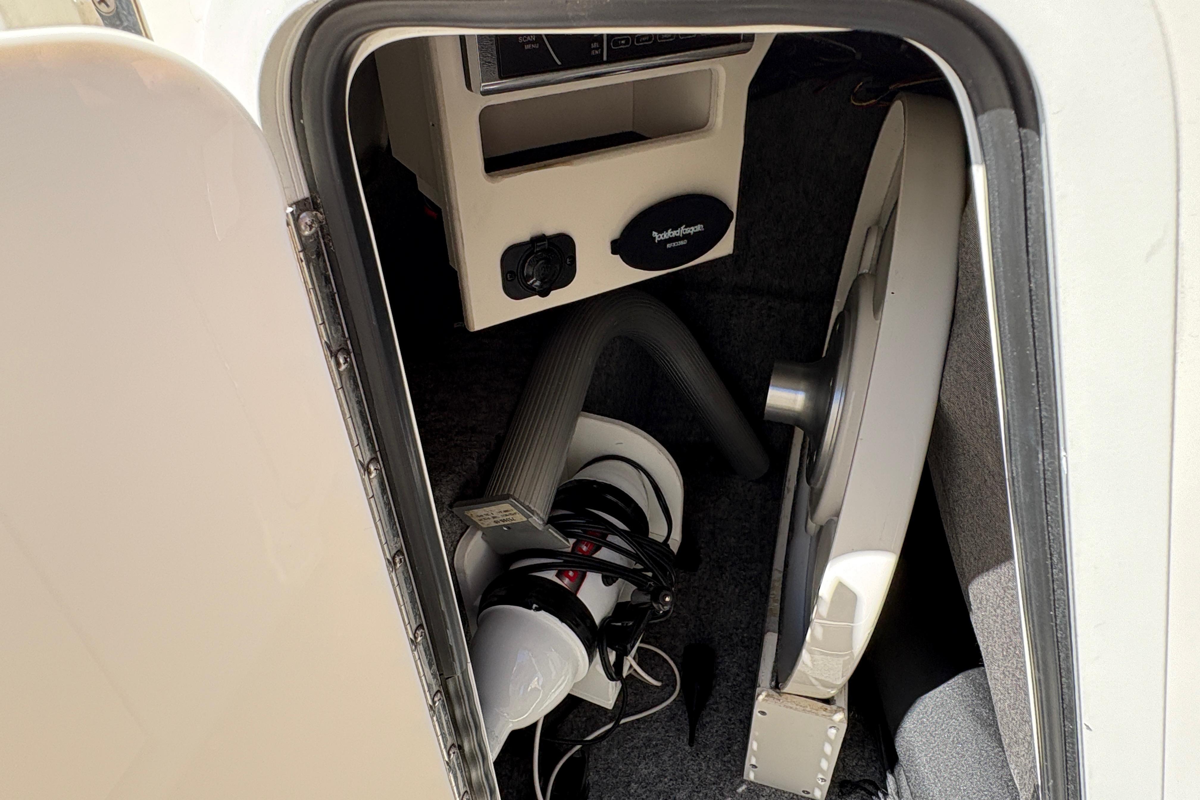 2015 Sea Ray 220 Sundeck #TBJC1564 inventory image at Sun Country Marine Group, Lake Havasu City, AZ