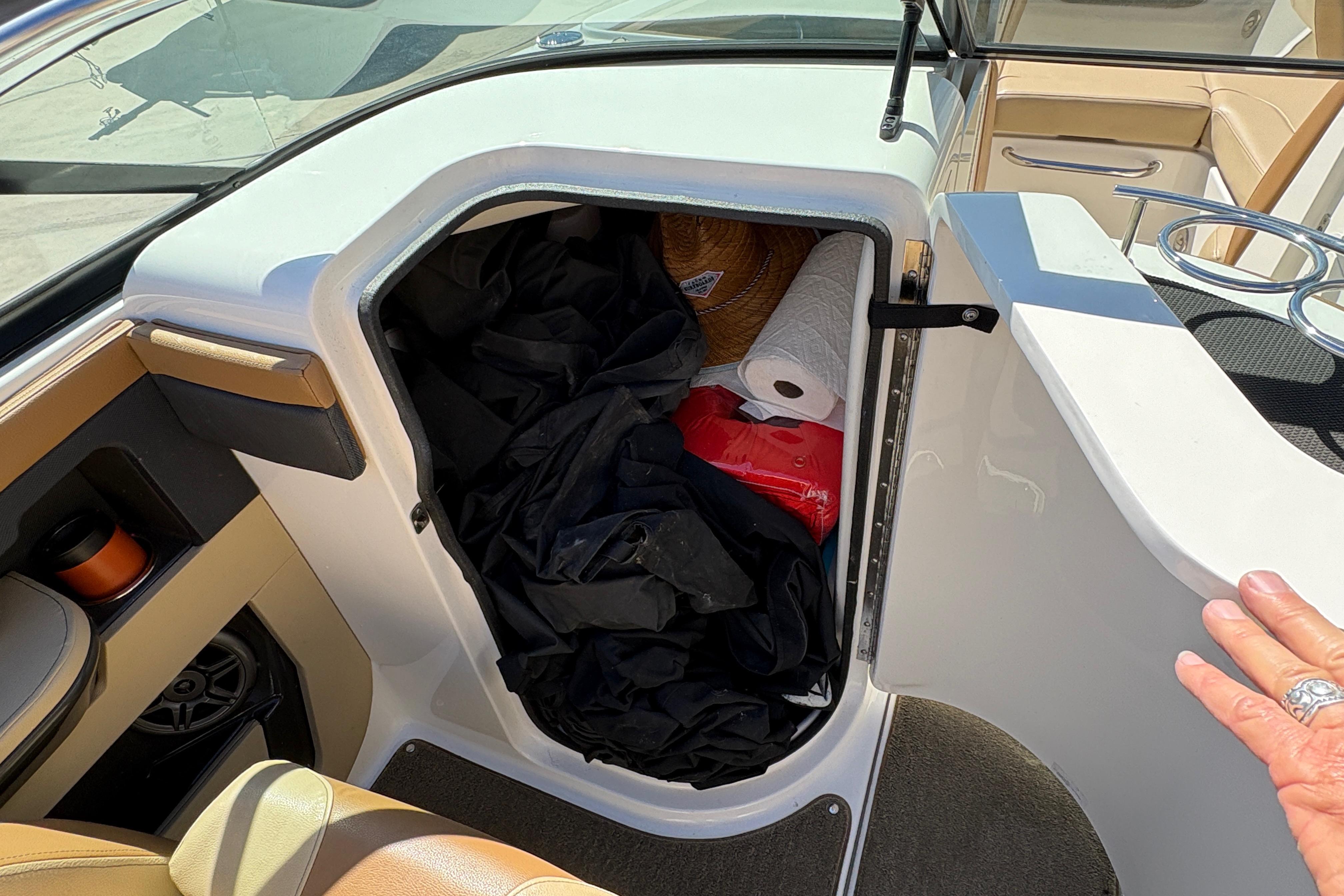 2015 Sea Ray 220 Sundeck #TBJC1564 inventory image at Sun Country Marine Group, Lake Havasu City, AZ