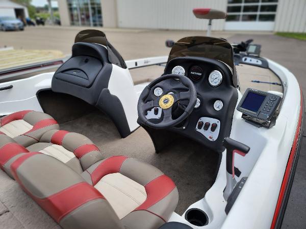 2006 Nitro boat for sale, model of the boat is NX 882 SC & Image # 11 of 16