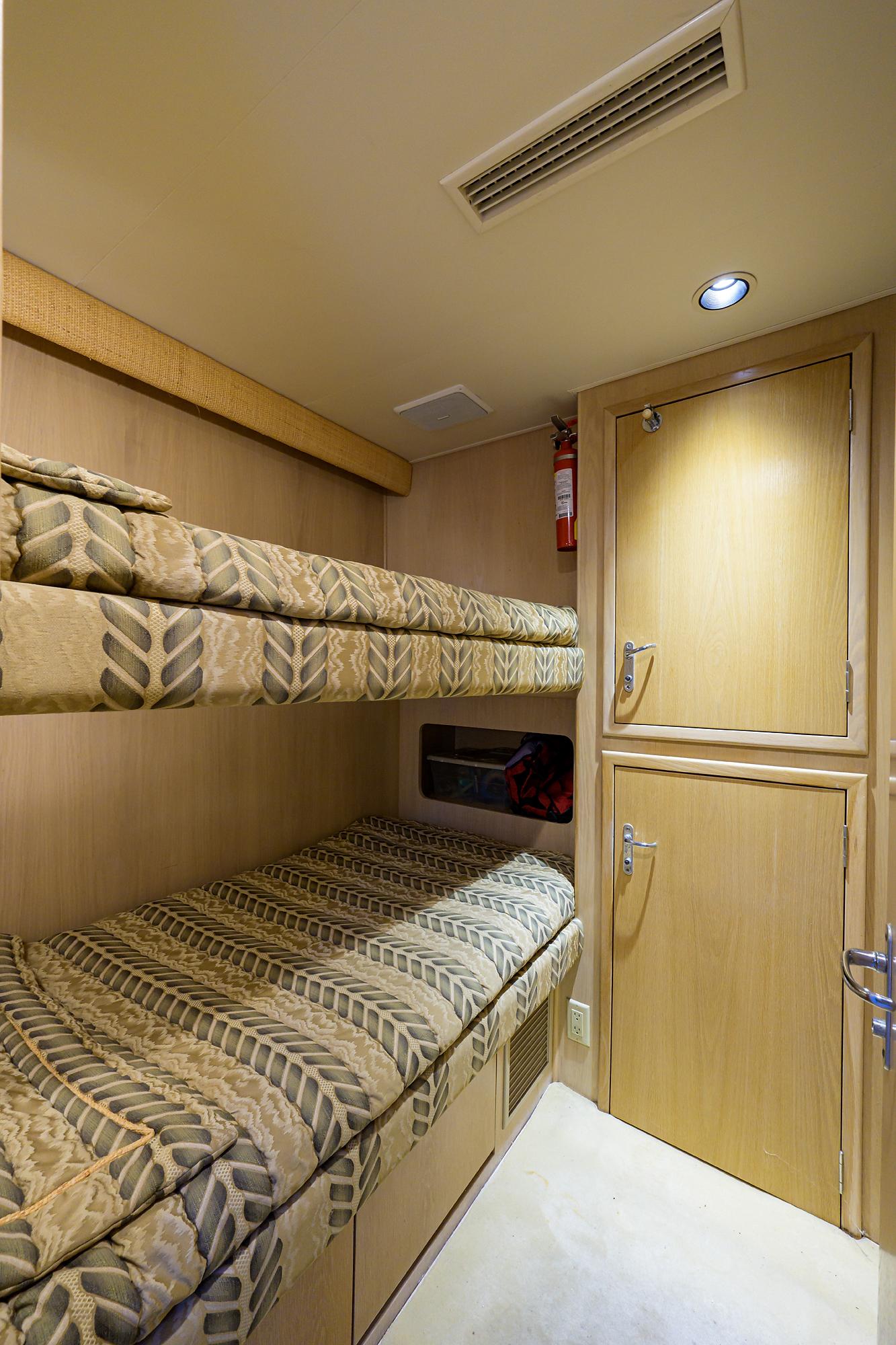 Hatteras 70 - Gypsy Rose - Port Guest Stateroom