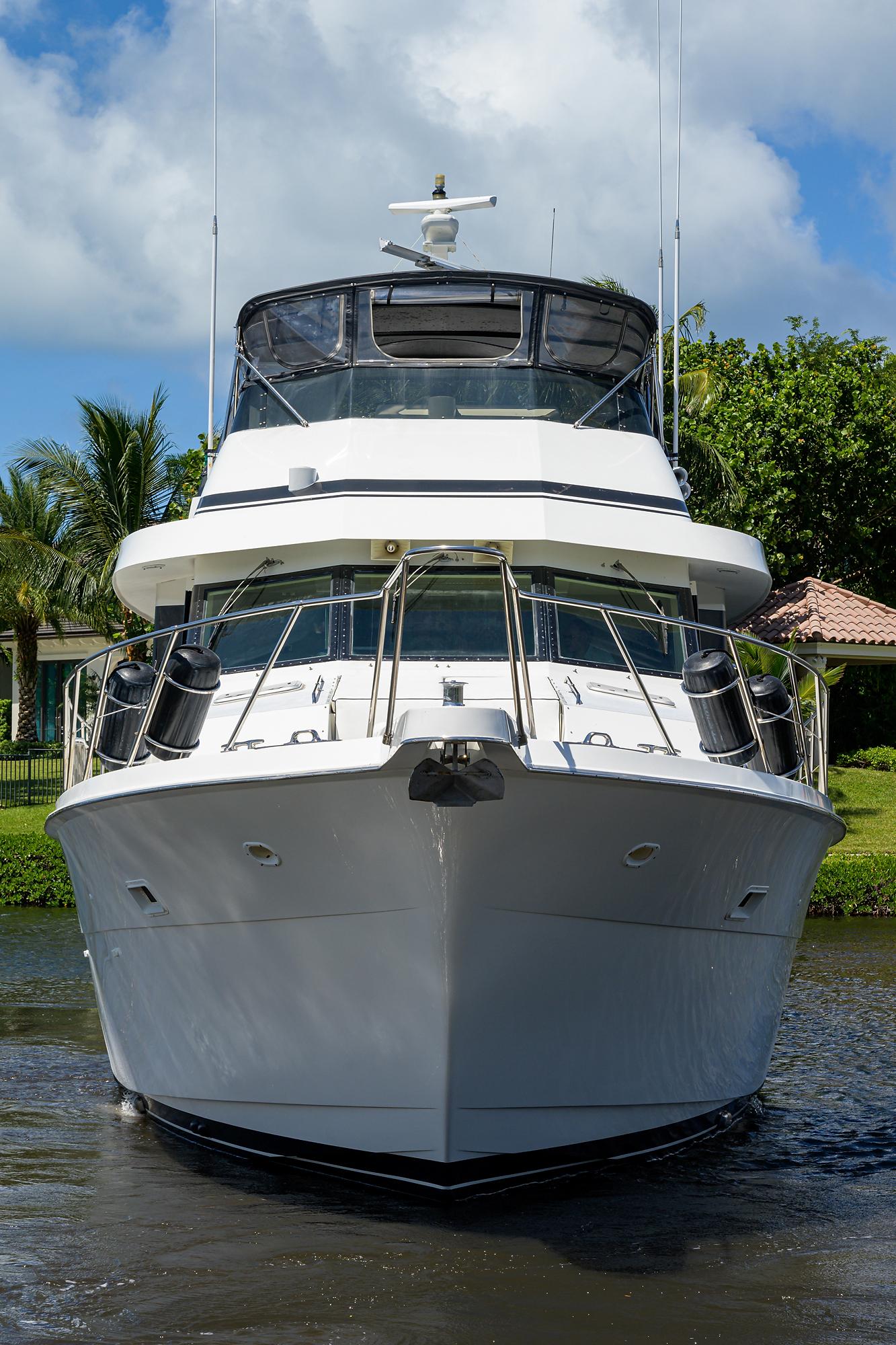 Hatteras 70 - Gypsy Rose - Bow Profile