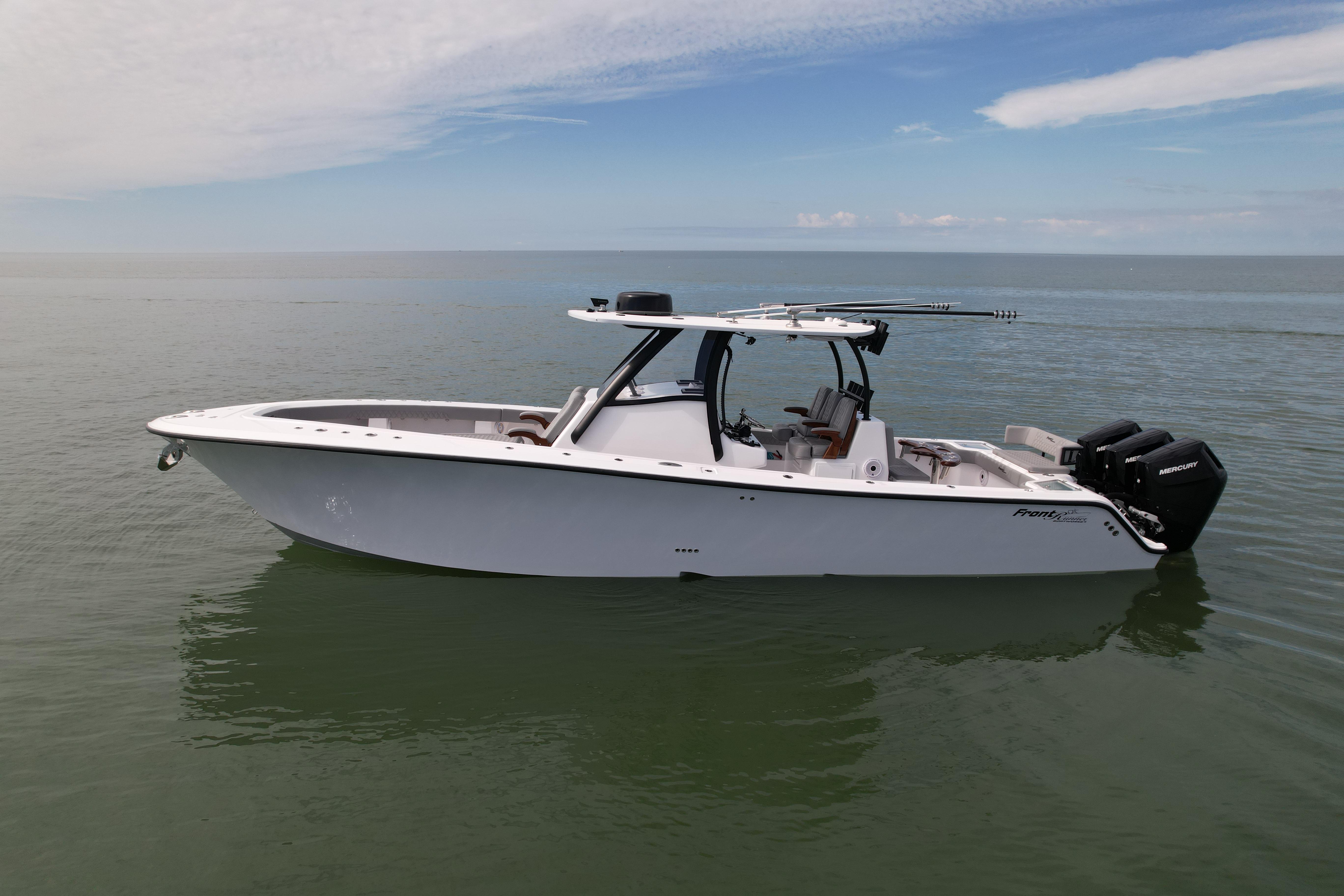 Dynamic Boats  Versatile Family 30' 5” Boat Manufactured in the US