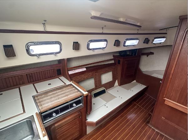27' Island Packet, Listing Number 100914857, - Photo No. 16