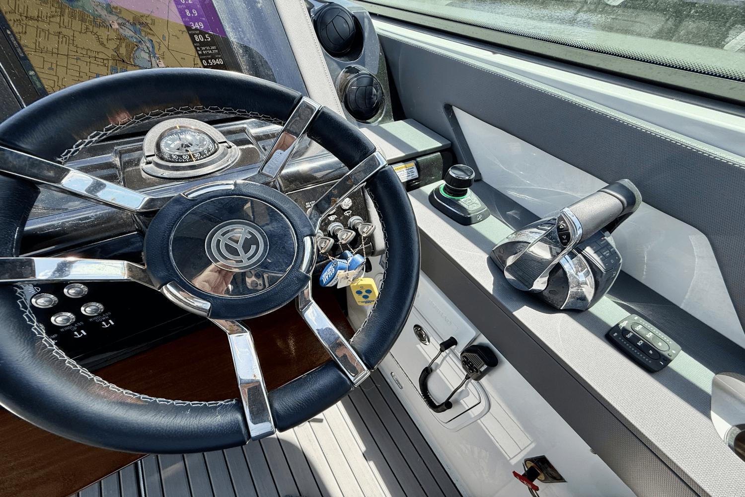 2020-cruisers-yachts-38-gls-power-9777744-977810680-0-050520251154-23