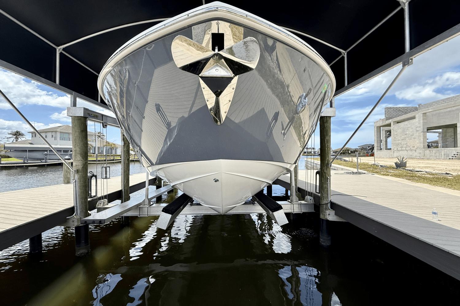 2020-cruisers-yachts-38-gls-power-9777744-977810703-0-050520251154-9