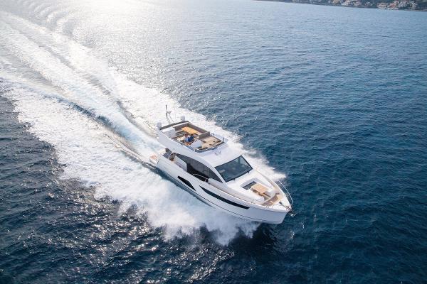 2022 Sealine F530