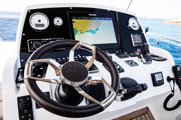 Sealine F530 - Upper Helm
