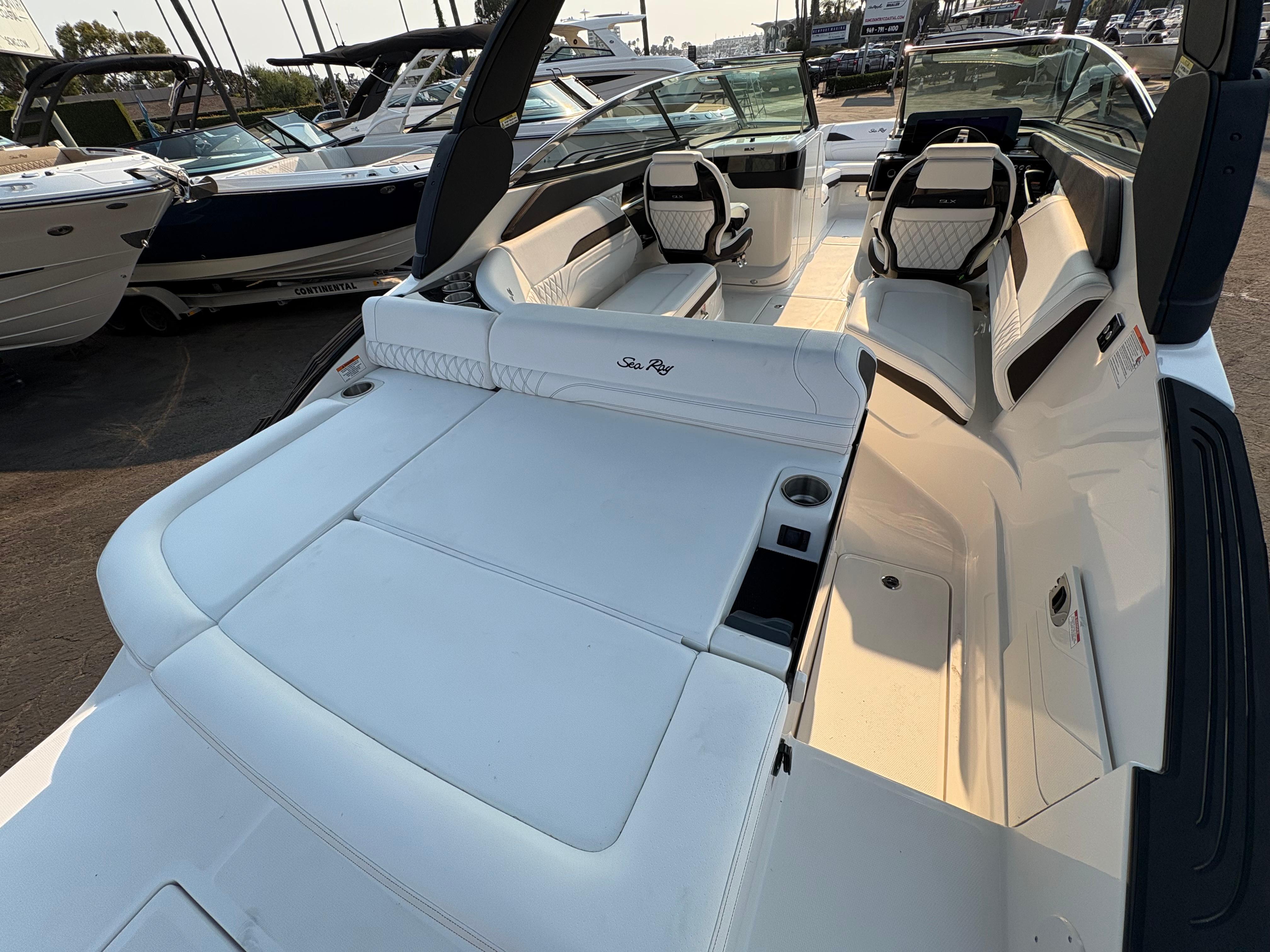 2026 Sea Ray SLX 260 #S1157F inventory image at Sun Country Marine Group, Newport Beach 2026 Sea Ray SLX 260 #S1157F inventory image at Sun Country Marine Group, Newport Beach