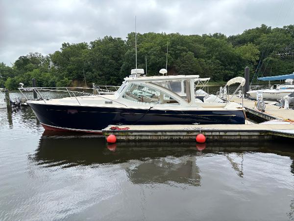 Photo of 2006 MJM 34'