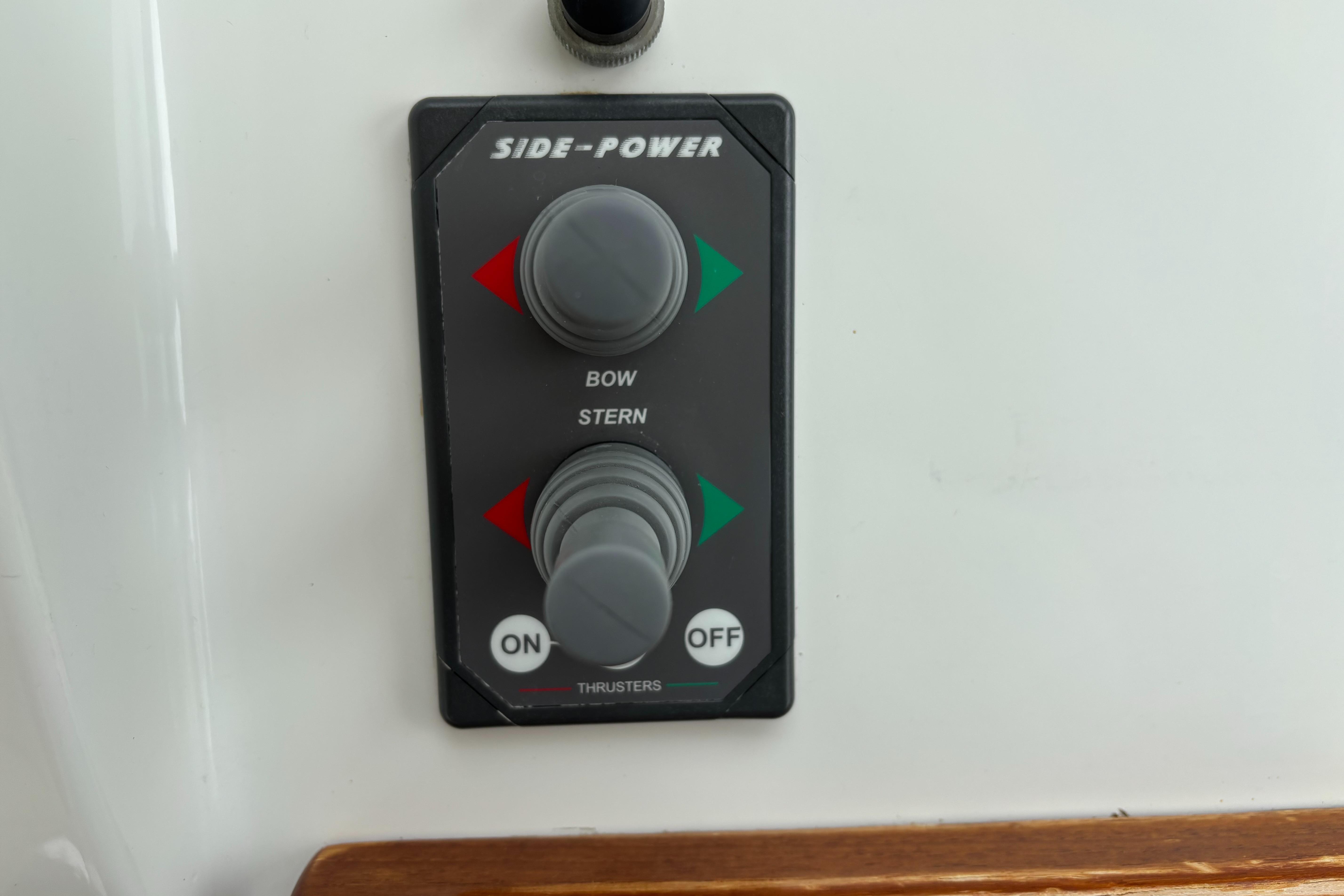 MJM-34z Express HT 2006-Zest MD-US-Control panel for Side-Power thrusters on 2006 MJM 34z Express HT boat.-9817750 | Thumbnail