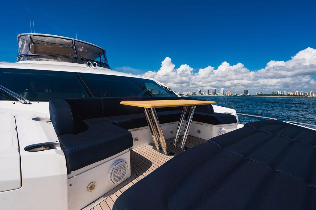 2019 Sunseeker 86 Yacht