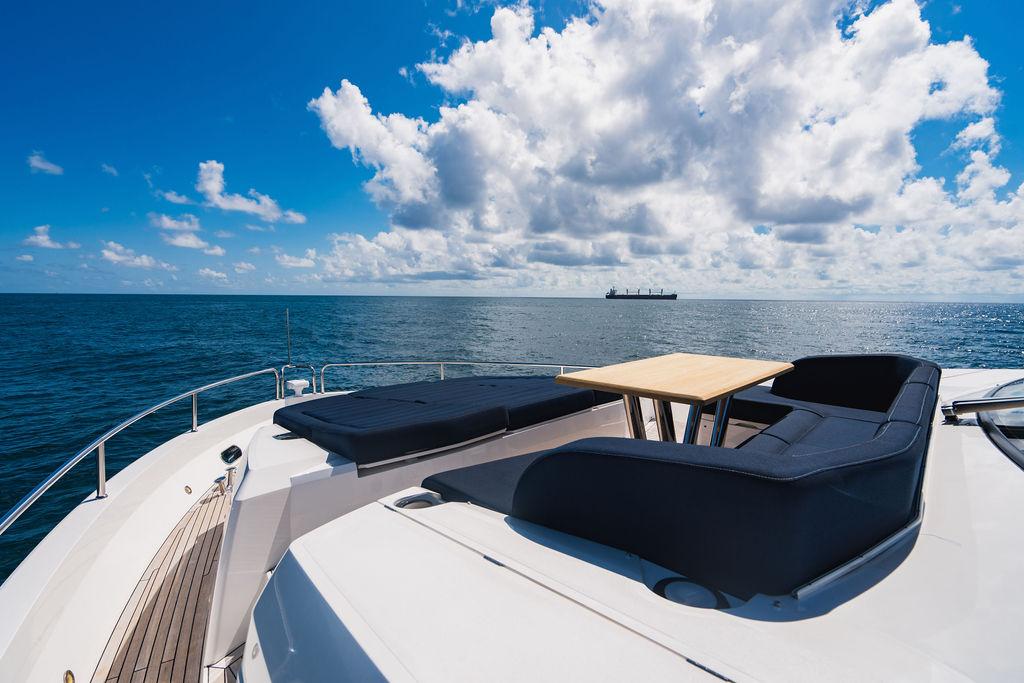 2019 Sunseeker 86 Yacht