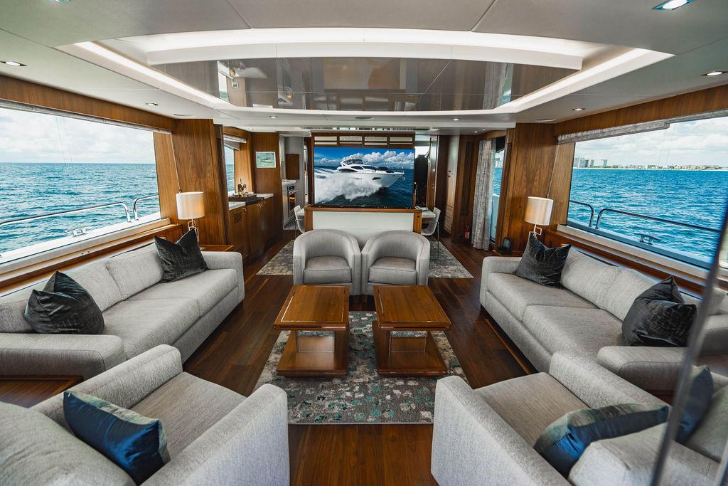 2019 Sunseeker 86 Yacht