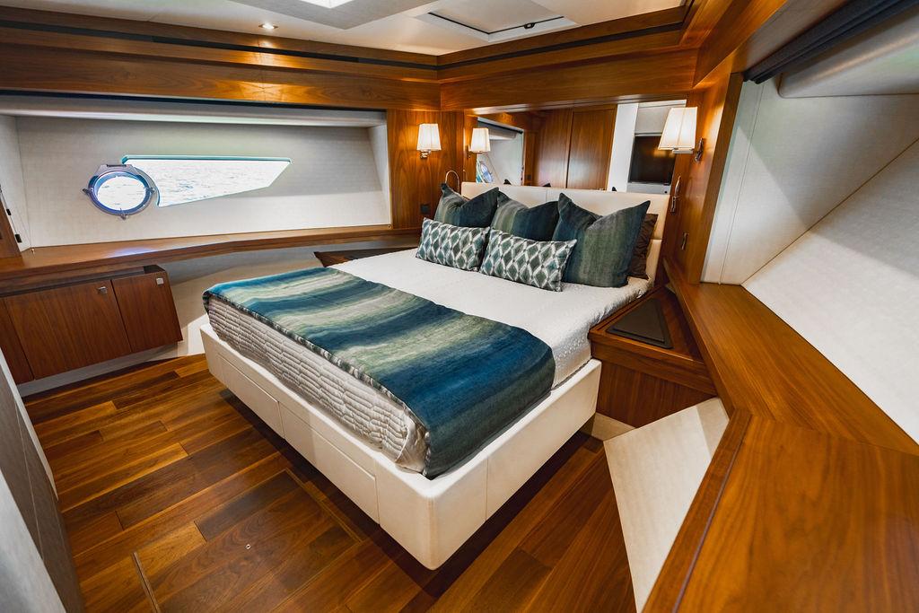 2019 Sunseeker 86 Yacht