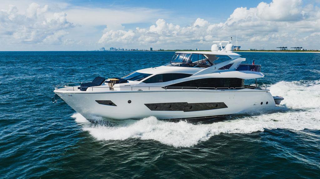 2019 Sunseeker 86 Yacht