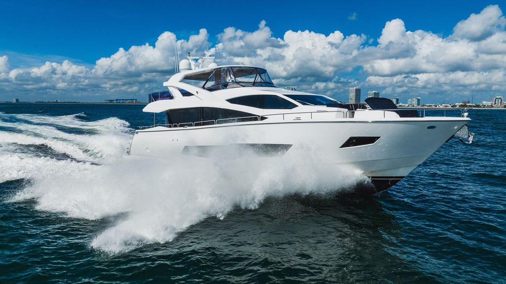 2019 Sunseeker 86 Yacht